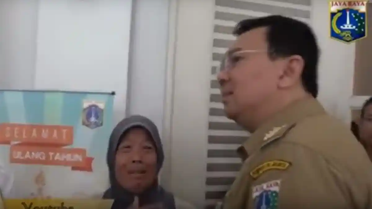 VIDEO: Gara-gara Bicara Seperti Ini, Ahok Bikin Nenek Penjual Kue Menangis