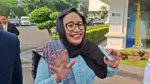 Nanik-S-Deyang-menduga-eks-Kepala-BGN-Dadan-Hindayana-mbg.jpg