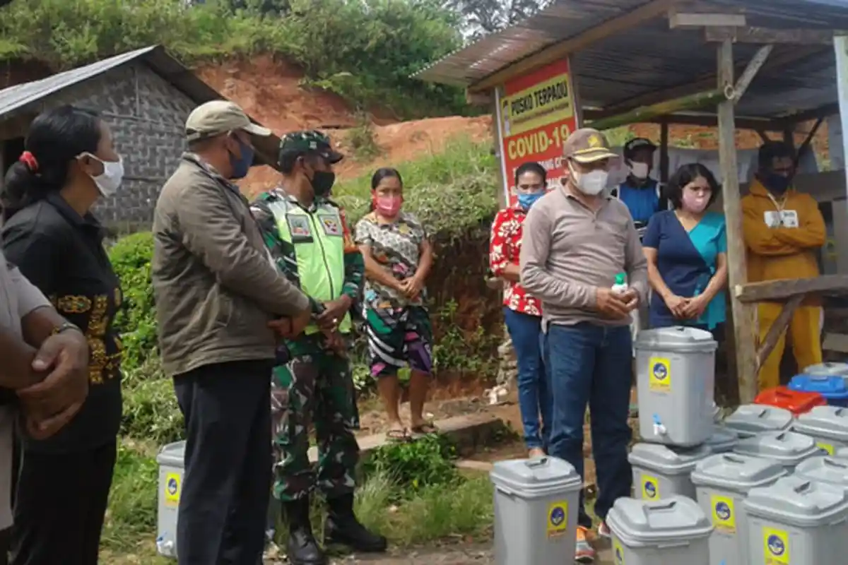 Camat Cibal Barat Apresiasi Pemdes Compang Cibal Bantu SCTPS untuk Warga Perangi Covid-19