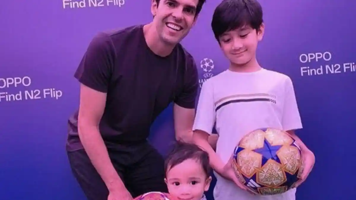Rafathar dan Rayyanza Senang Dapat Tanda Tangan Ricardo Kaka ...