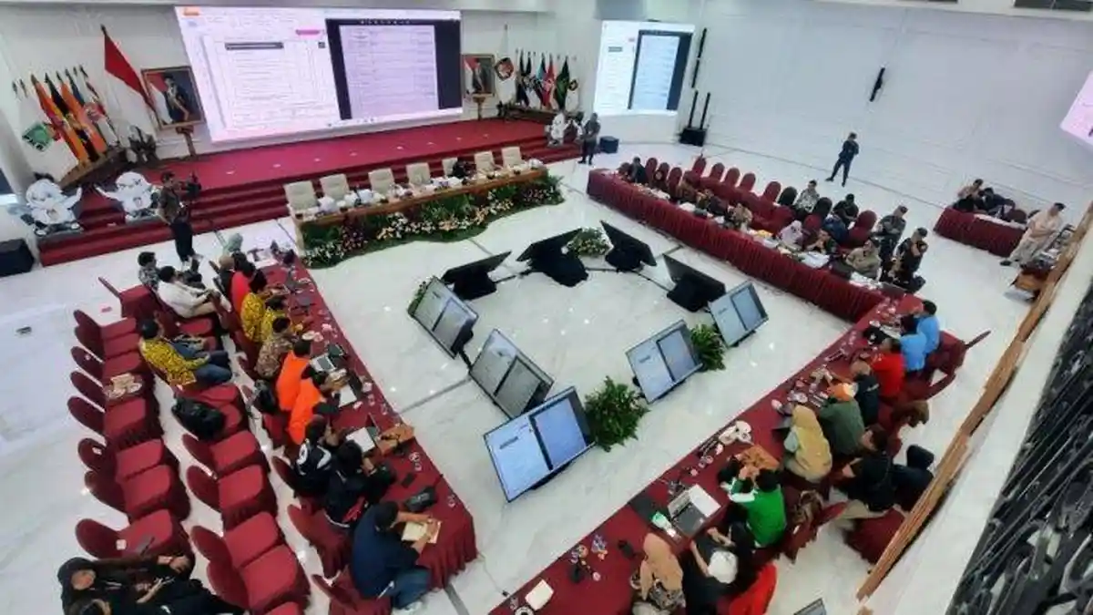 SEBANYAK 8 Provinsi Ini Telah Rampung Hasil Rekapitulasi Suara Nasional di KPU RI Senin Malam