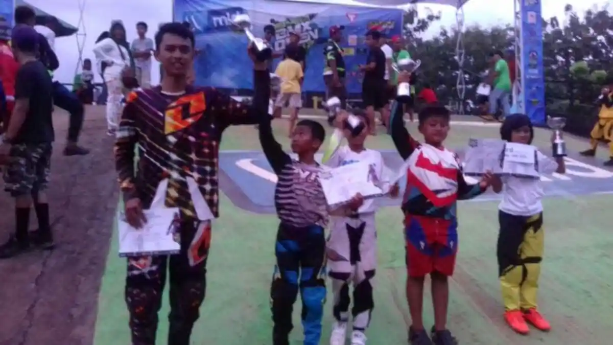 Bagus Raih Juara 3 di Kejuaraan Nasional BMX Open 2017