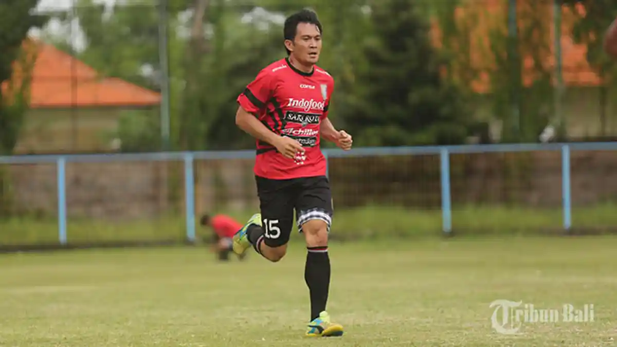 Paling Fit & Siap Main Lawan Persipura, Michael Orah Bisa Isi Pos Bek Kiri