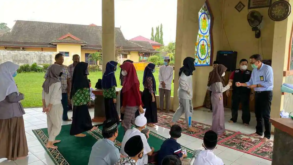 40 Orang Santri di Kota Jambi Terima Bantuan dari Pertamina Bandara Melalui ACT