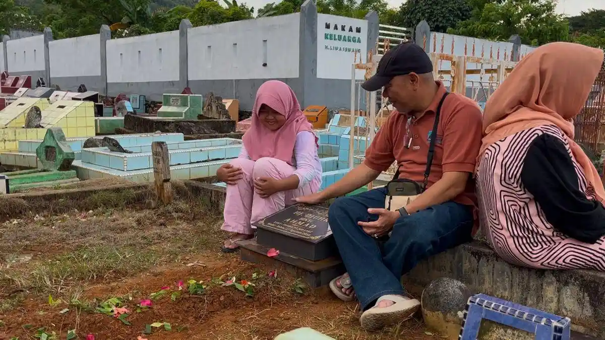 Penjualan Bunga Tabur di Pekuburan Islam Salobulo Laris Manis Jelang Ramadan