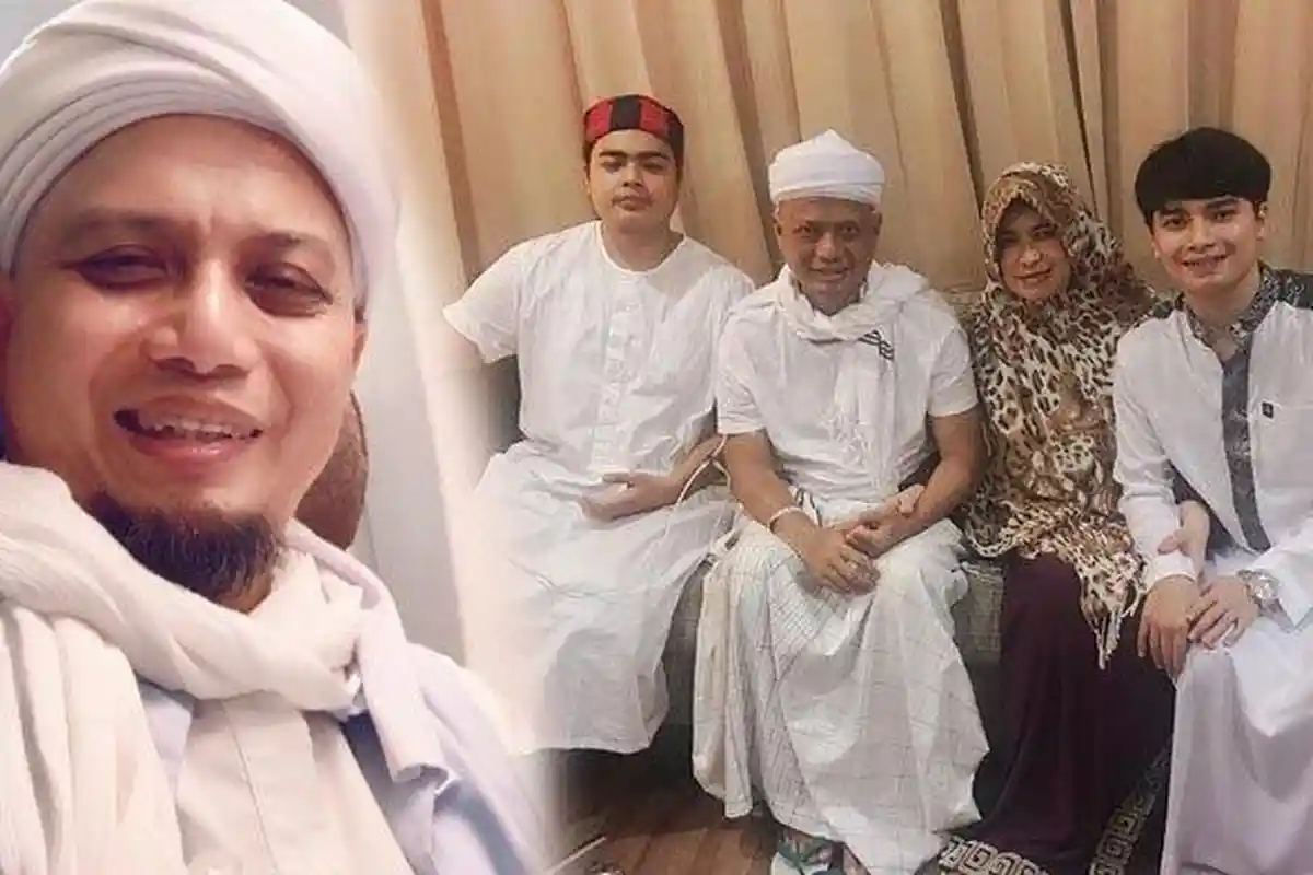 Warisi Jubah Merah Ustadz Arifin Ilham, Alvin Faiz Temukan Benda ini di Saku, Teringat Pesan Ayah