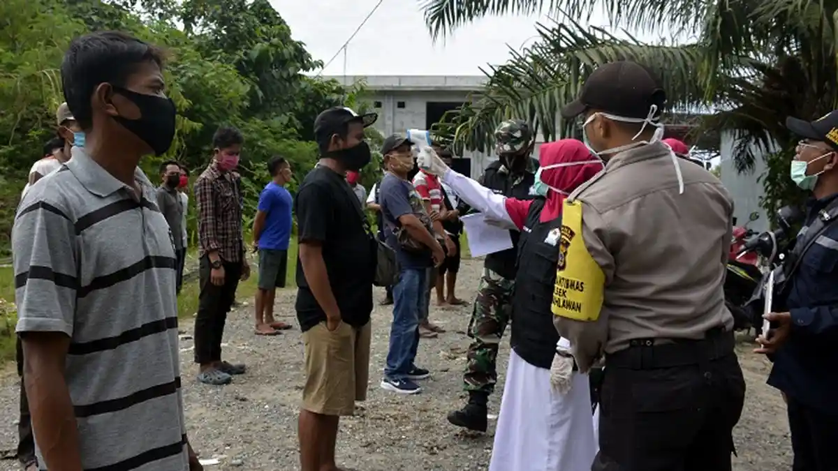 Satgas Covid-19 Pariksa Pekerja Rumah Sakit Regional di Meulaboh