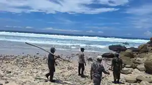 Pencarian-wisatawan-kena-ombak-di-Pantai-Modangan-Malang.jpg