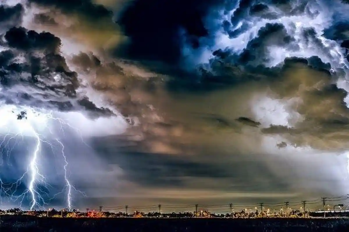 Peringatan Dini Rabu 10 Maret 2021, BMKG: 25 Wilayah Berikut Waspada Cuaca Ekstrem