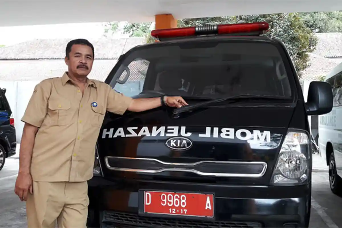 Kisah Sopir Ambulans Yankesmob, Jarang Diperhatikan Pemerintah Hingga Dimaki Pengendara Motor
