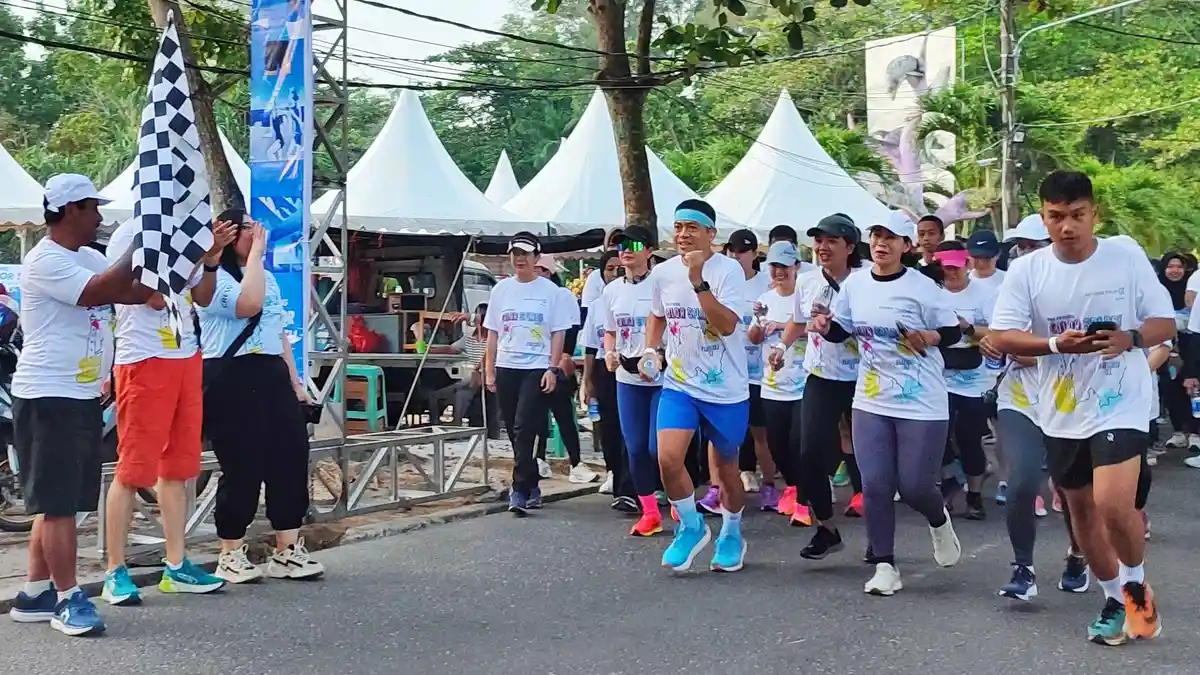 Bupati Belitung Lepas Peserta Belitong Color Splash 2023 Lari dan Jalan Santai Seputar Tanjungpandan