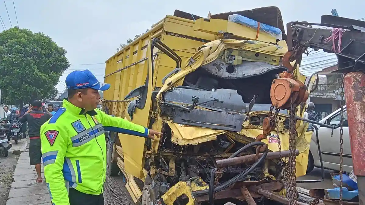 Dua Truk Kecelakaan Adu Banteng di Jatilawang Banyumas, Polisi Ungkap Kondisi Sopir dan Kernet