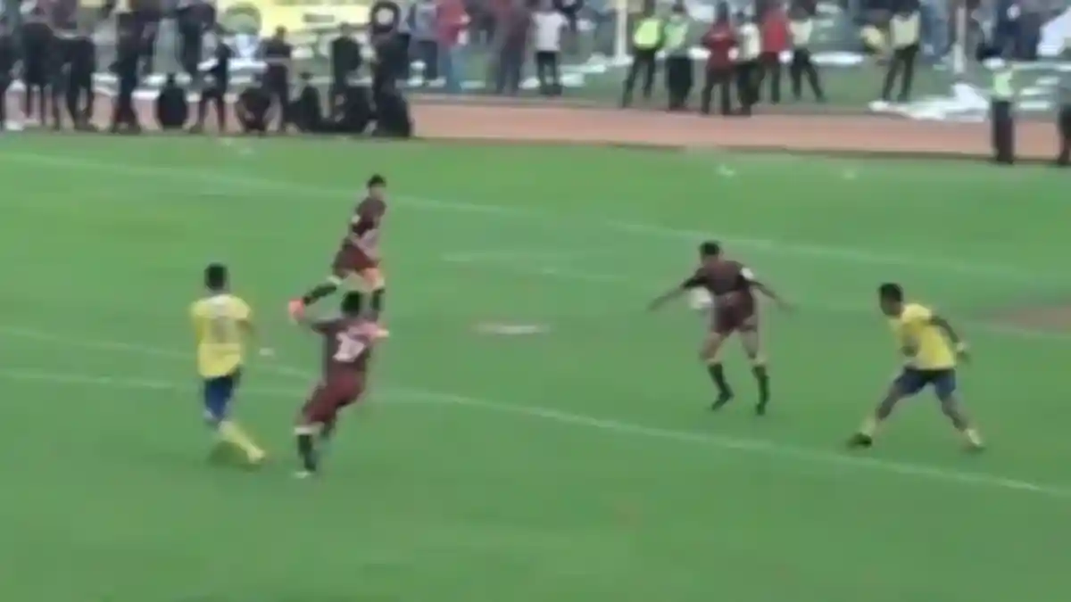 Fisioterapis PSS Sleman Dibawa ke Ruangan, Dikeroyok Pemain hingga Suporter Cilegon United