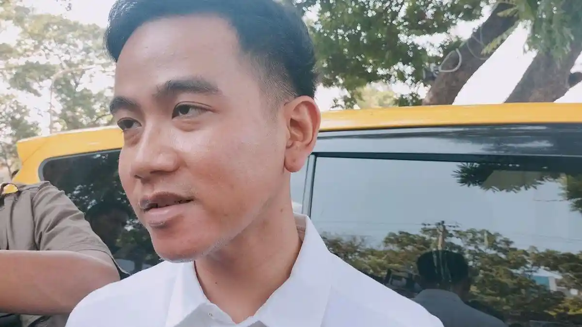 Media Asing Soroti Gugatan Ijazah Gibran, Denny Indrayana: Kalau Tidak Mundur, Dimundurkan