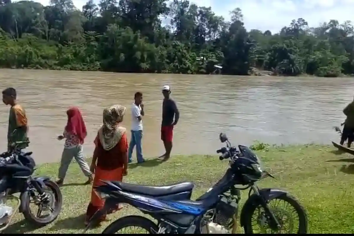 Suami Istri Selamat Dalam Musibah di Krueng Woyla Aceh Barat, Satu Orang Masih Menghilang