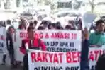 Gubernur Ahok Didemo Puluhan Mahasiswa