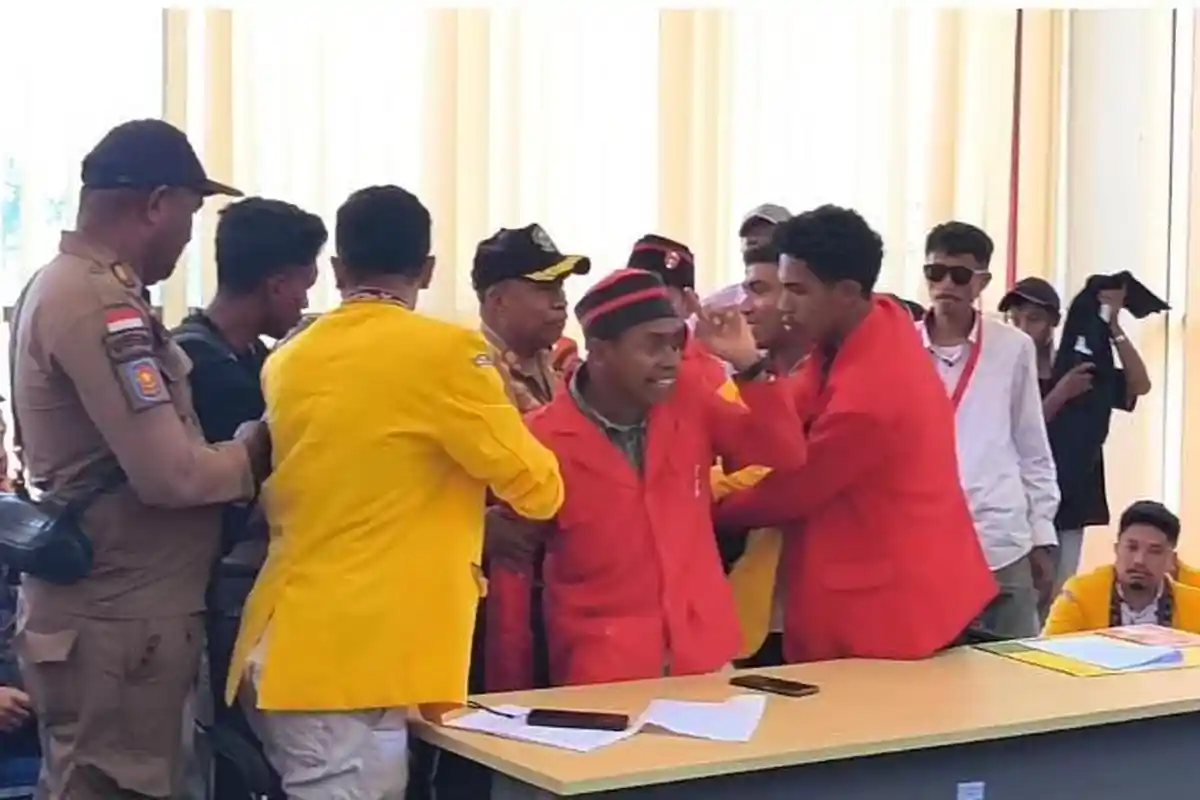 Audiensi Aktivis Mahasiswa dan Bupati Sikka Nyaris Ricuh