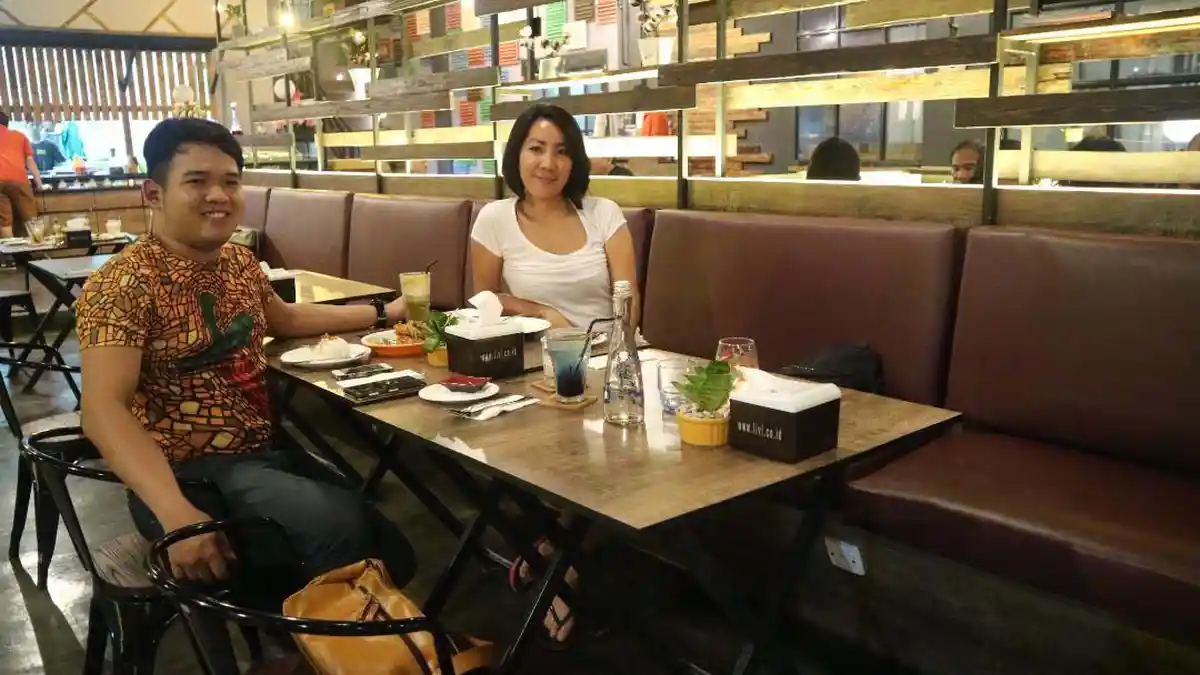 Di Cafe Ini Bisa Nongkrong Asyik Sambil Ditemani Musik Akustik