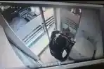 CCTV-Pembobol-ATM-Dairi.jpg