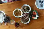 Aneka-menu-di-Tengkleng-Balak-Mas-Priyo-aaa.jpg