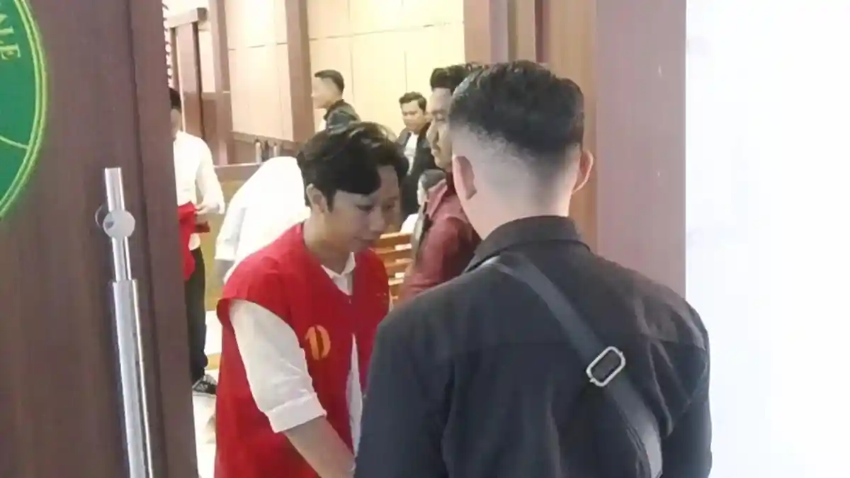 Bertahun-tahun Dibekingi Perwira Polisi, Oliv Bandar Narkoba Asal Torut Dituntut 10 Tahun Penjara - Tribun-timur.com