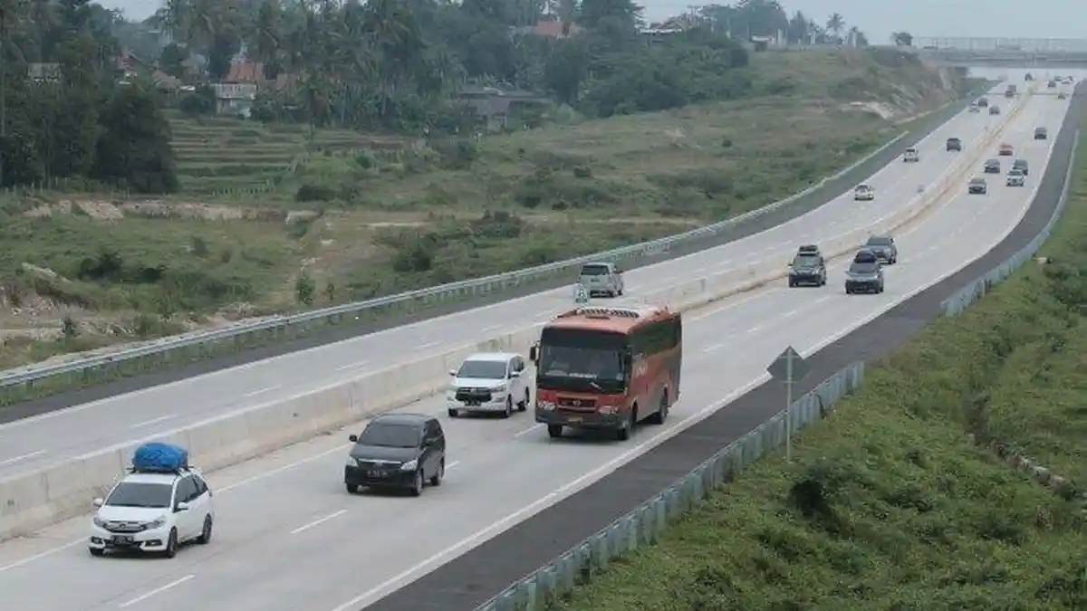 338 Ribu Kendaraan Melintasi Tol Bakter Lampung Selama Momen Nataru