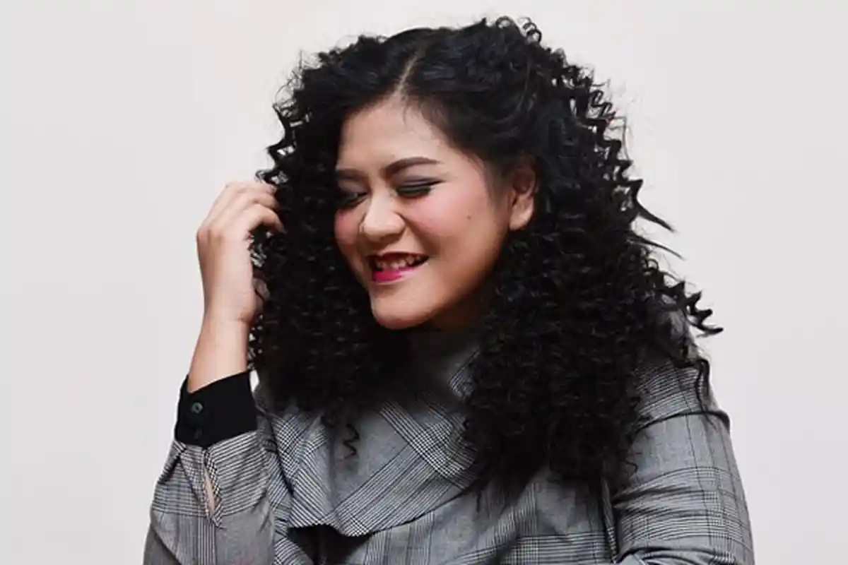 Mengintip Ruang Makan Kahiyang Ayu yang Jarang Terekspos, Modern dengan Aksen Kayu