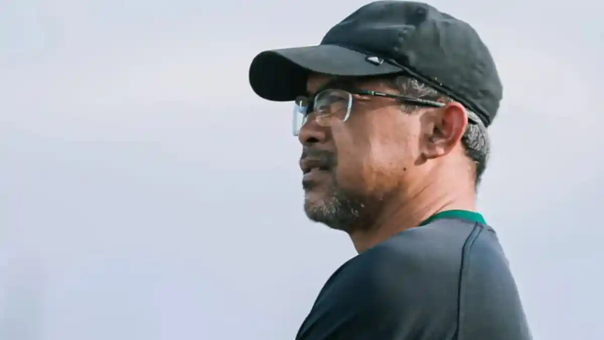 Bicara soal Taktik dan Gaya Bermain, Aji Santoso Bocorkan Strategi Persebaya di Liga 1 2023/ 2024