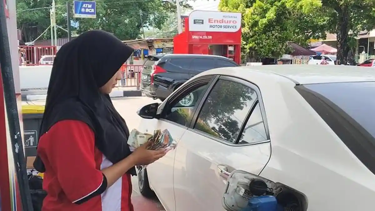 Harga Pertamax Rp17.000 per Liter, Konsumen di Padang Kaget tapi Belum Banyak yang Beralih