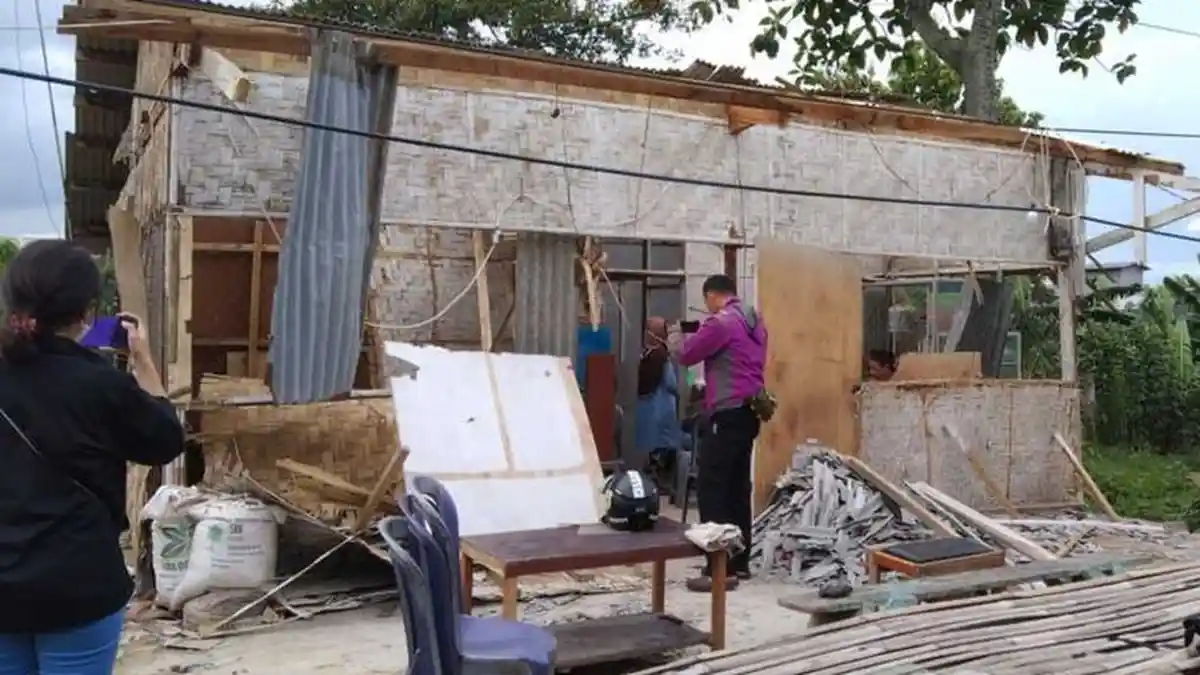 Gerombolan Preman Bersenjata Tajam Obrak-abrik Warung Makan, Paksa Pemilik Pindah