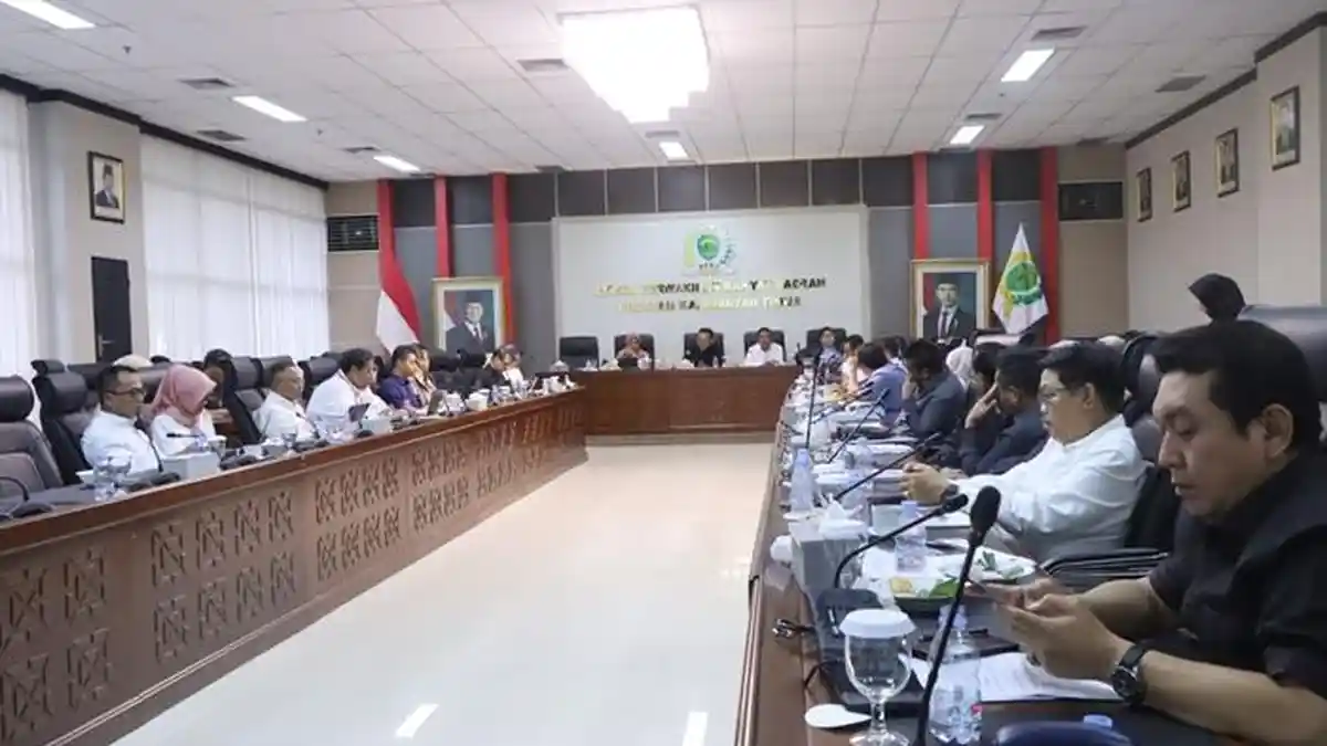 Raker Banggar DPRD Kaltim dan TAPD Bahas APBD 2026