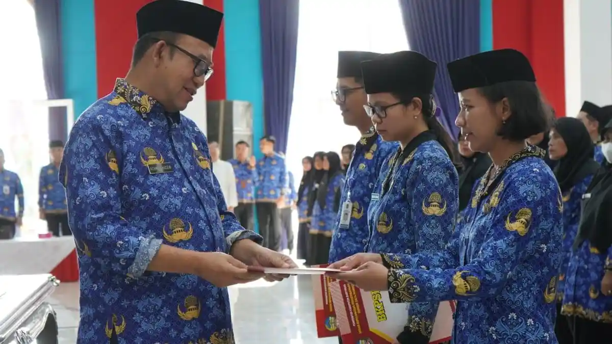 Lantik 411 Jabatan Fungsional Guru di Banyumas, Ini Pesan Bupati Husein