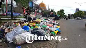 20251001_Sampah-berserakan-di-di-kota.jpg