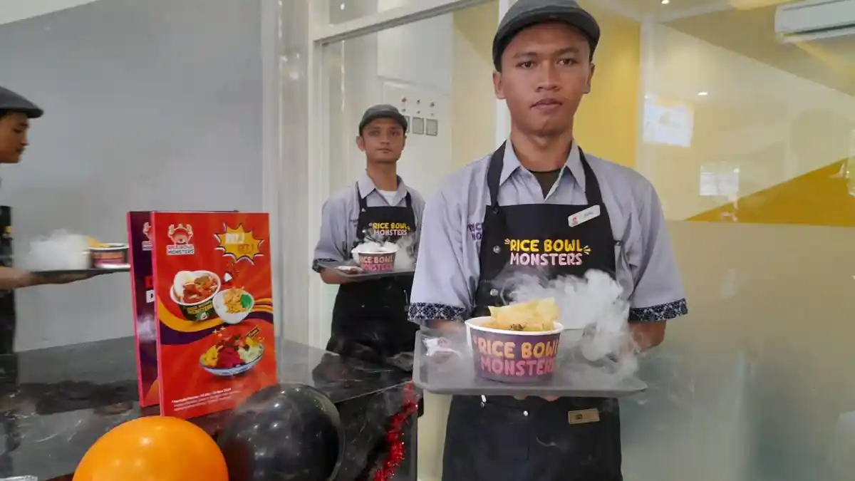 Ricebowl Spesial Bikinan Chef Una Ada Di Ricebowl Monster Sidoarjo
