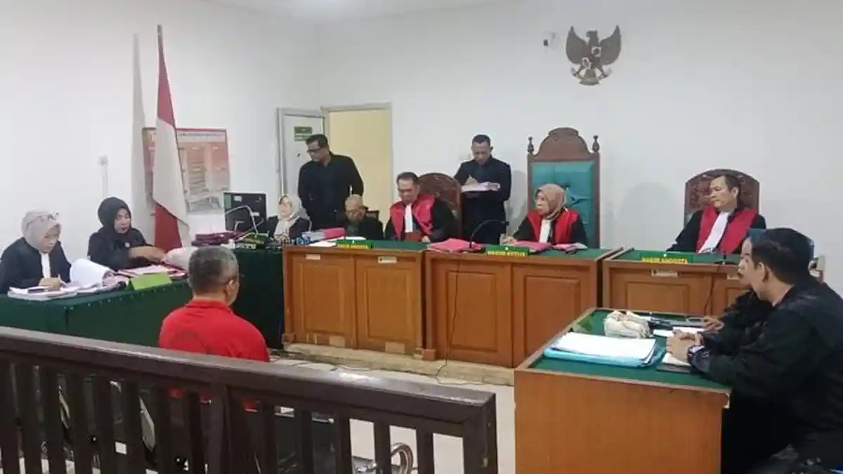 Tipu Calon Jemaah, Dirut Biro Perjalanan Umrah di Palembang Dituntut 7,5 Tahun Penjara