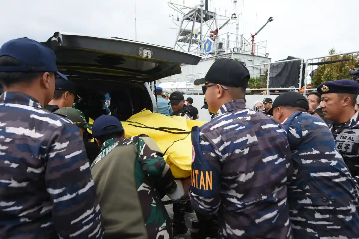Identitas Jenazah Korban Kapal Tunu Pratama Jaya yang Ditemukan Belum Diketahui