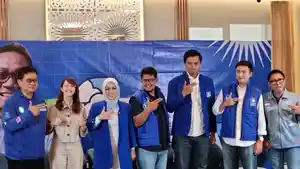 Anggara-Wicitra-dan-Idris-Ahmad-bersama-Jovin-Kurniawan.jpg