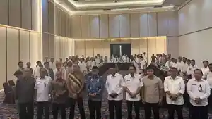 Foto-bersama-usai-Rakor-PSN-di-Maluku-Utara.jpg
