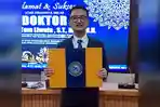 Crazy Rich Surabaya Tom Liwafa Raih Gelar Doktor Unair, Tembus Jurnal Internasional Q1