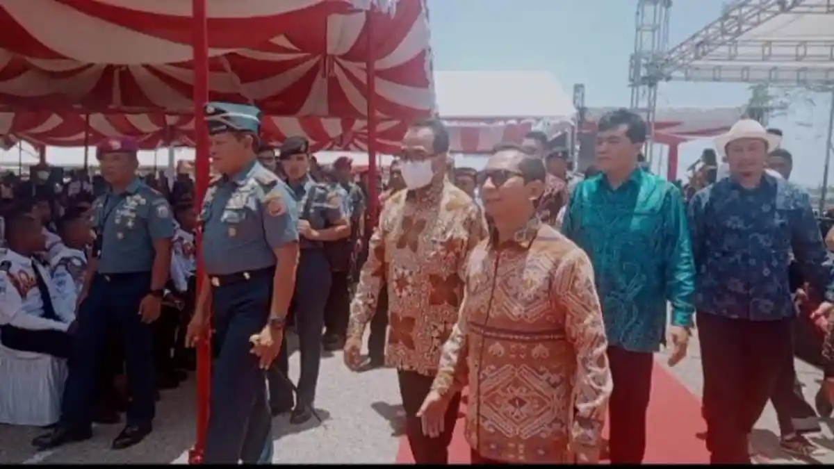 Menhub Budi Irit Bicara Ketika Dicurhati Mahalnya Harga Tiket Pesawat di NTT 