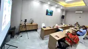 20240518_pj-bupati-maybrat-rapat-zoom-dengan-kemendagri.jpg