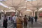 ilustrasi-payung-konvertibel-di-masjid-nabawi.jpg