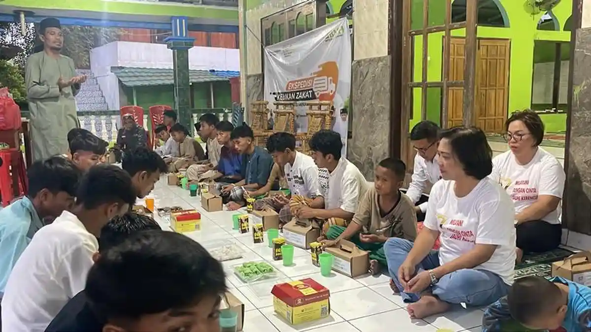 Bunda PAUD Kota Bitung Rita Tangkudung Berbaur dengan Anak Panti Asuhan Jelang Buka Puasa