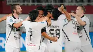 Para-pemain-Persija-Jakarta-rayakan-kemenangan-atas-Arema-FC.jpg