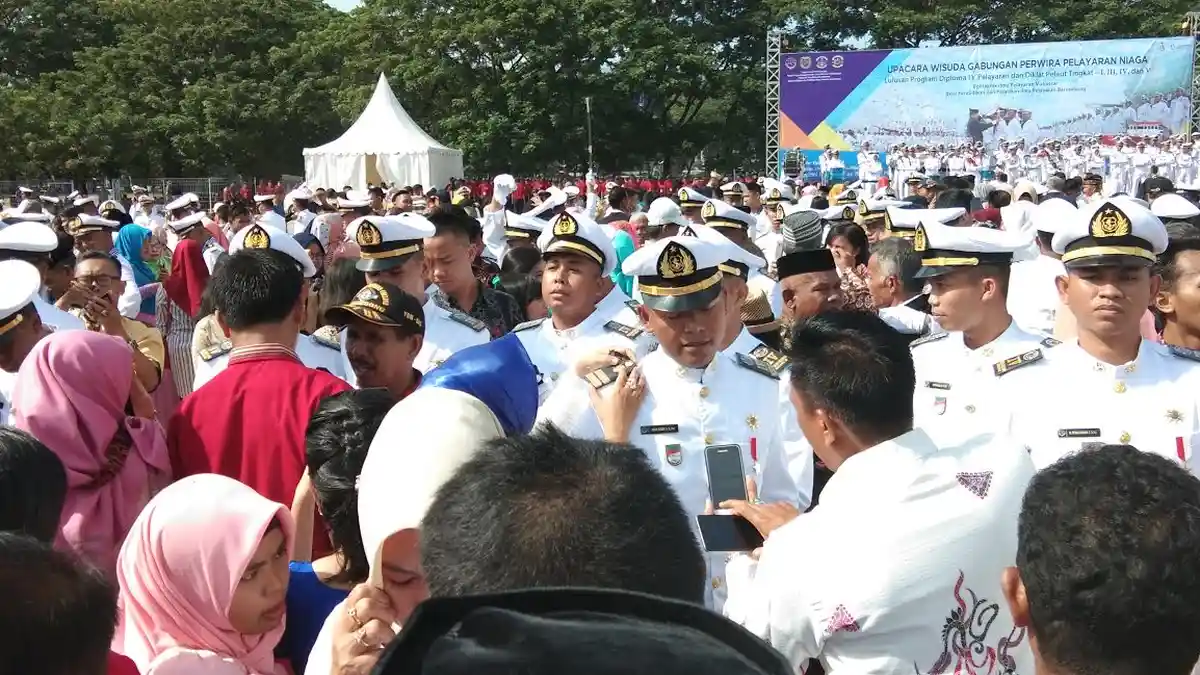 716 Wisudawan PIP Makassar dan BP2IP Barombong Dilantik jadi Perwira Pelayaran Niaga
