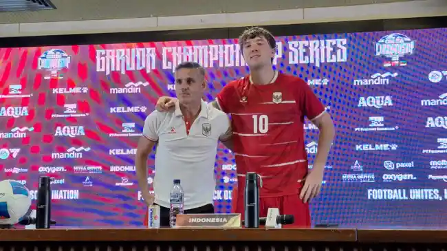 Ole Romeny Unjuk Skill Gocek Pemain Mozambik di SUGBK, Ini Kata John Herdman