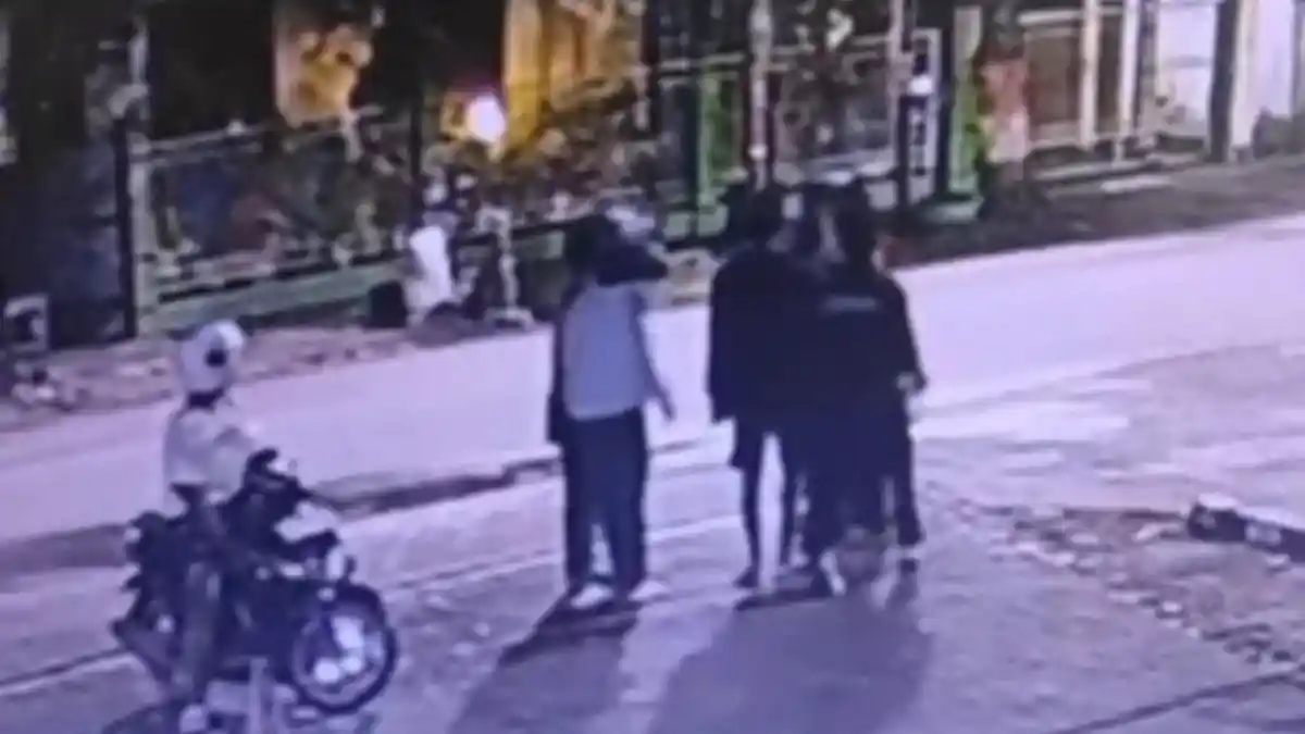 Viral Video Perkelahian 2 Kelompok Remaja di Blora, Terlihat Ada yang Bawa Senjata Api