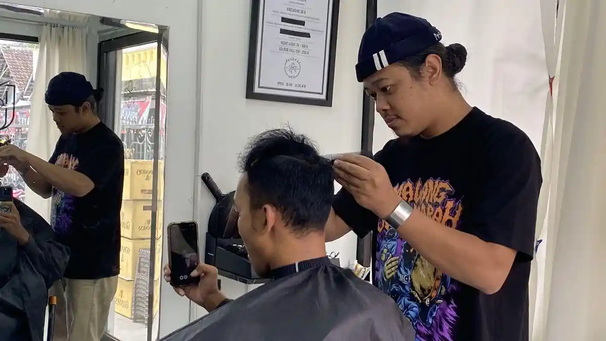 Ricko Anak Punk di Malang Berubah Setelah Pulang dari Bali, Kini Sering ...