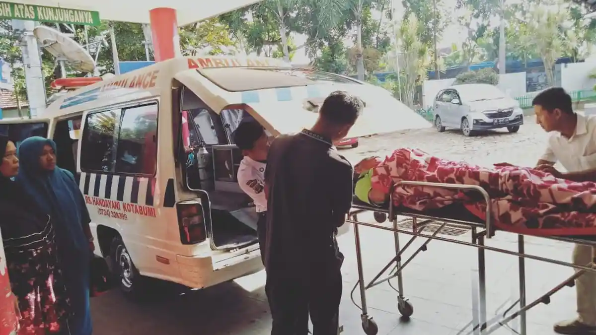 Ahmad Safari Ditembak Perutnya Usai Sang Istri Teriak Saat Pergoki Motornya Digondol 2 Perampok