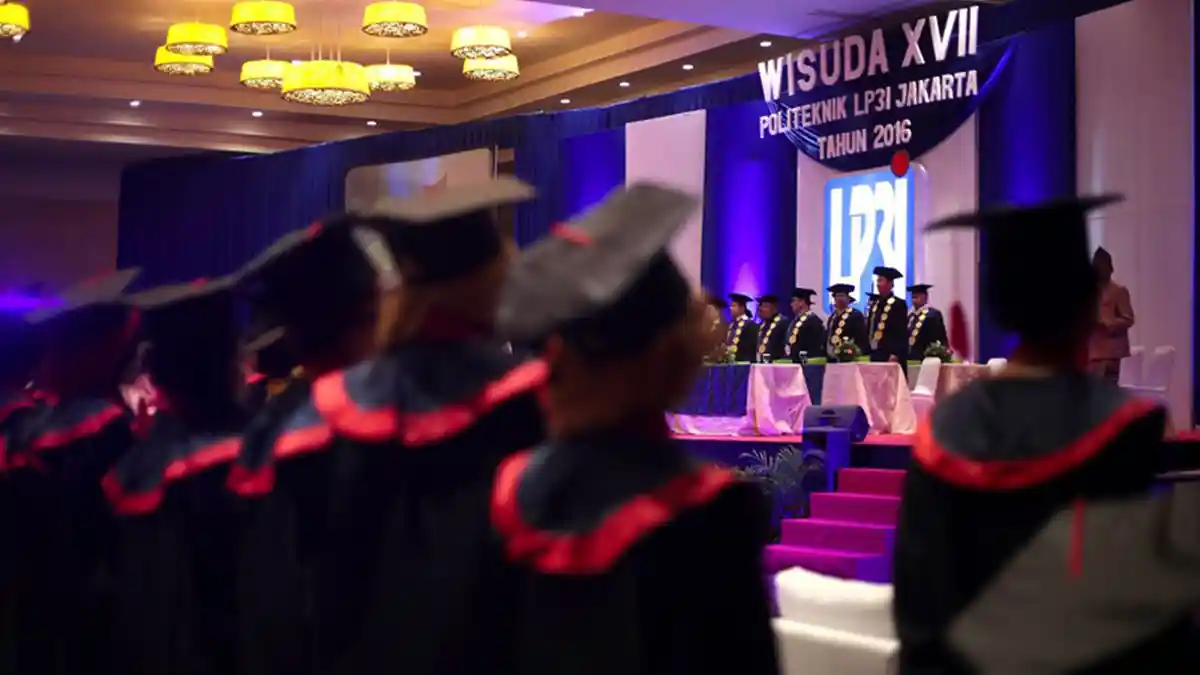 LP3i Lepas 1.504 Wisudawan, 95 Persen Sudah Dapat Pekerjaan